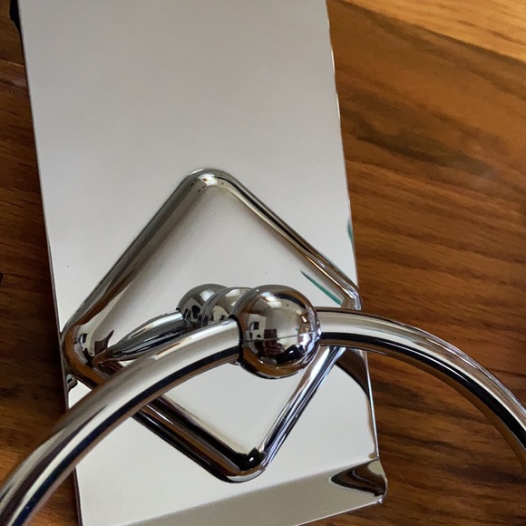 Brand new clip on towel ring set of 2 - Picture 2 of 4
